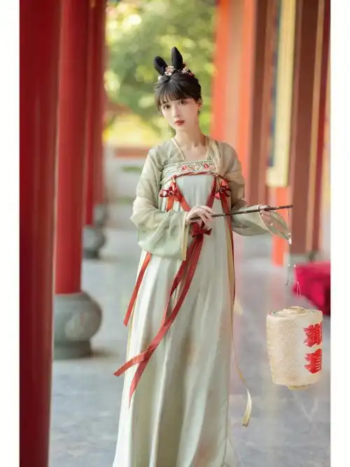 复原款唐制齐胸汉服破裙真的很显瘦啊