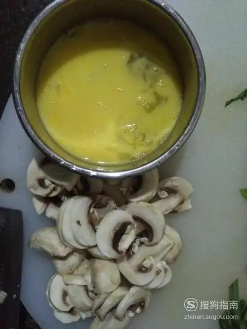白蘑菇鸡蛋花汤的家常做法优质