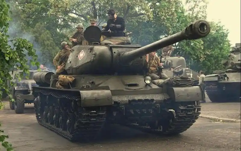 二战苏联is2重型坦克被称为屠虎勇者它是否名副其实