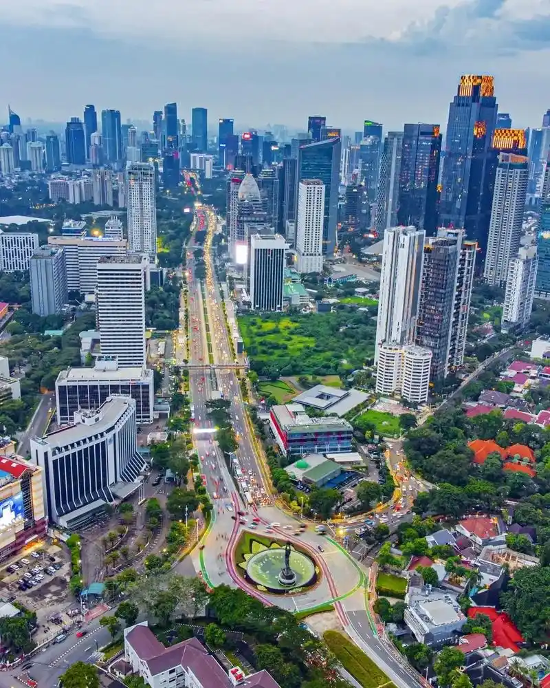 印度尼西亚首都和最大城市——雅加达,位于东南亚,人口1027 - 抖音