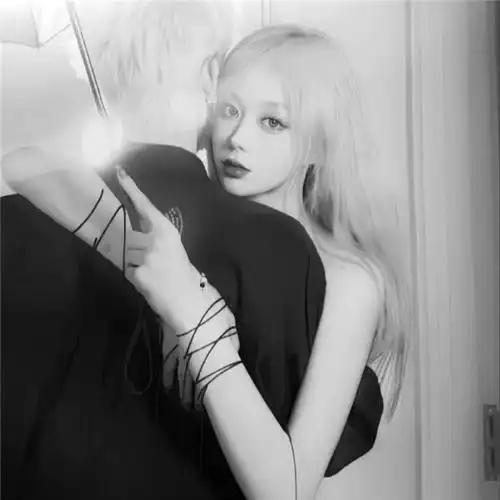 情侣头像高质量黑白一对两张图片