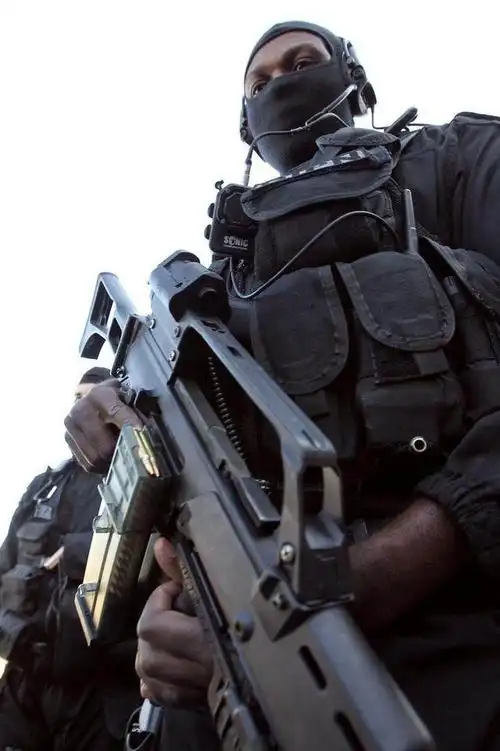 法国特种警察部队主战兵器配德制g36c突击步枪