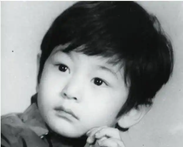 小海绵正面照曝光 复制粘贴黄晓明长相