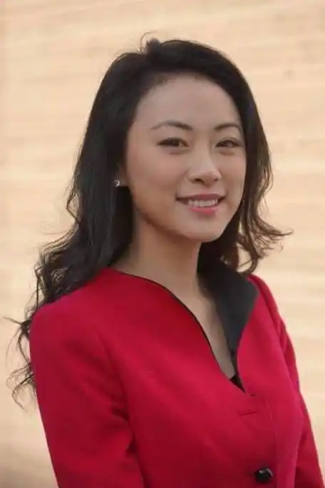 傅晓田 从战地记者到东方淑女