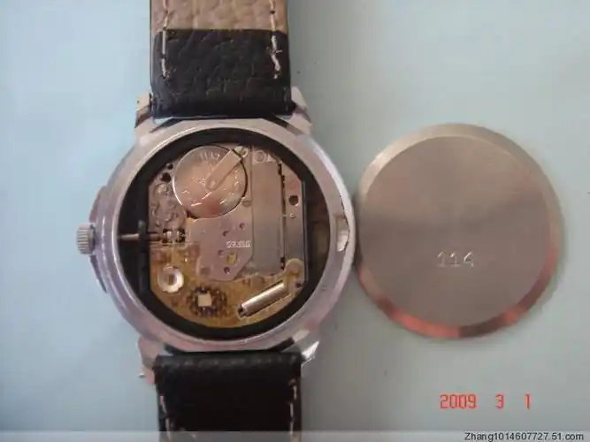 前苏联光荣牌石英手表带宝石眼