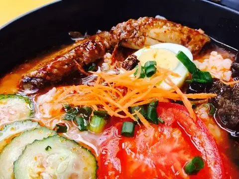 蓝尾巴泰式酸汤米线(南强街店)