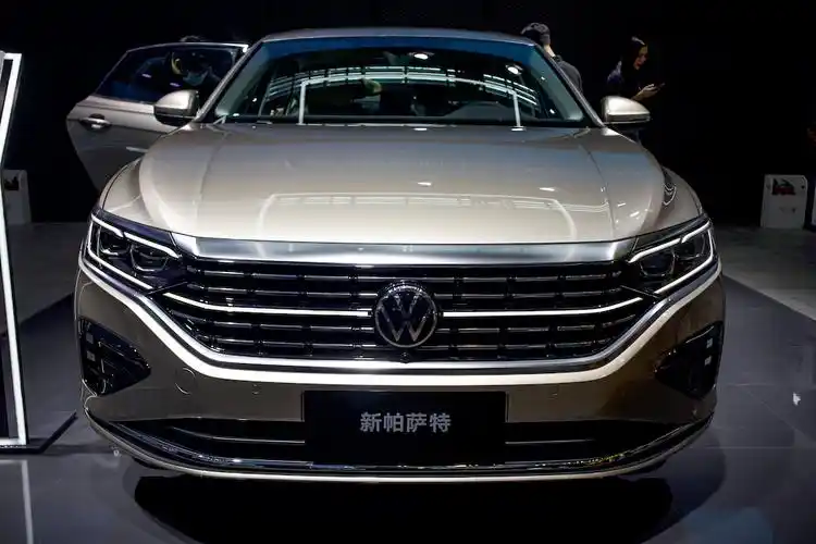 星空前脸更显年轻 2022款帕萨特正式上市!_太平洋号