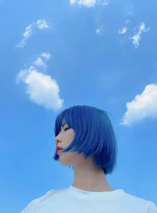 夏日蓝色短发上瘾了