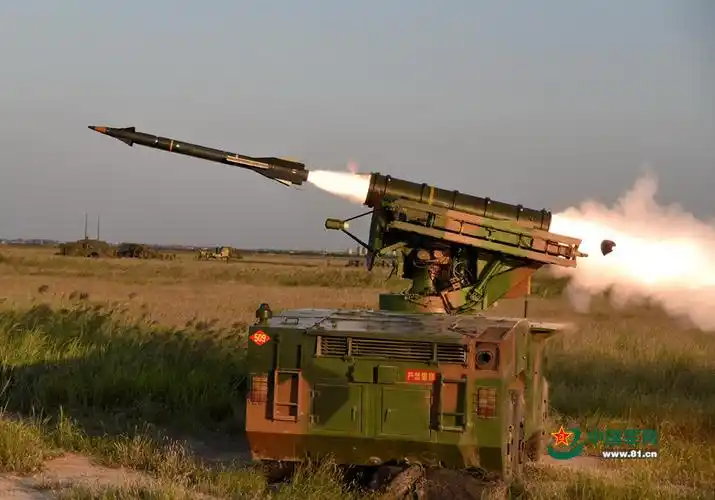 解放军对抗演习红旗-7b防空导弹4发全中