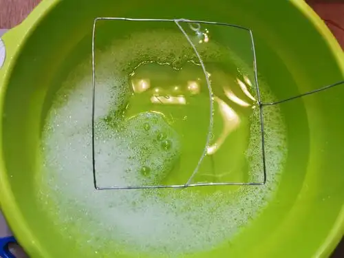 (705 朱星懿)感受分子间的引力