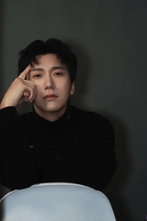 一张照片宣布开工# 说说吧.@演员邱雨铄的动态