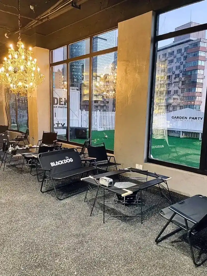 圣诞节一定要和喜欢的人去gardenparty游园会喂一次小 - 抖音