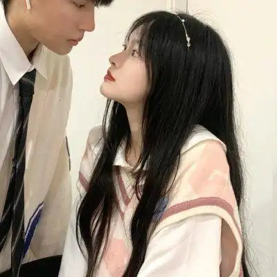 情侣头像成熟爱在一起此处无声胜有声