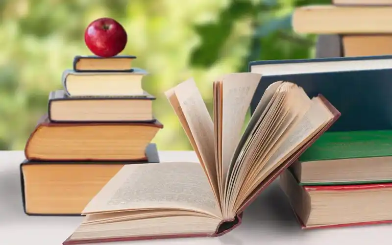 简约书籍文艺风高清图片桌面壁纸