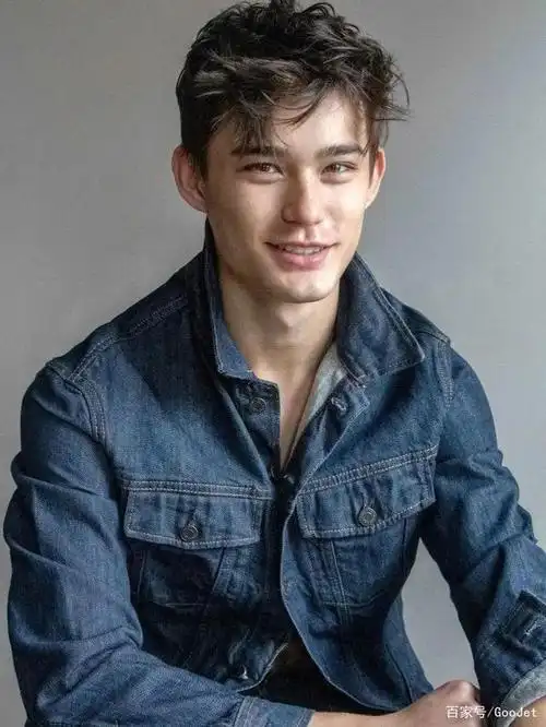 全新华裔混血男模alex,有点像千玺