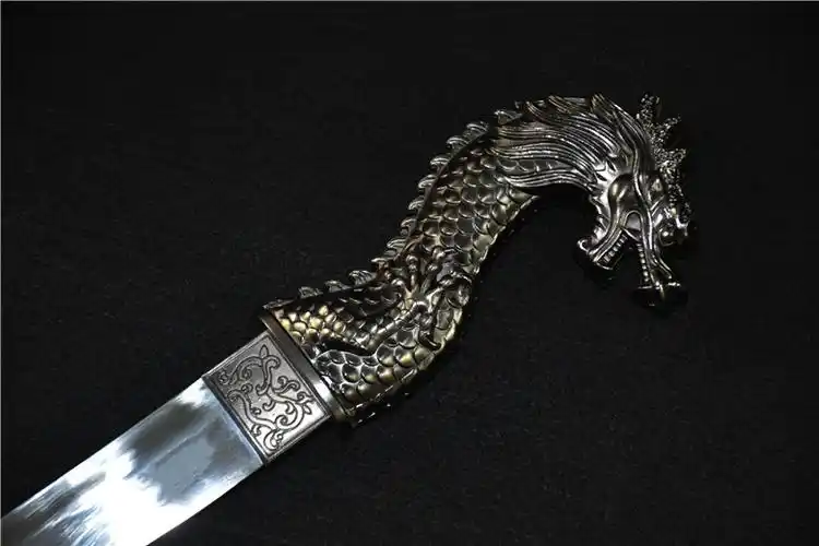 00580银色龙牙(短刀)