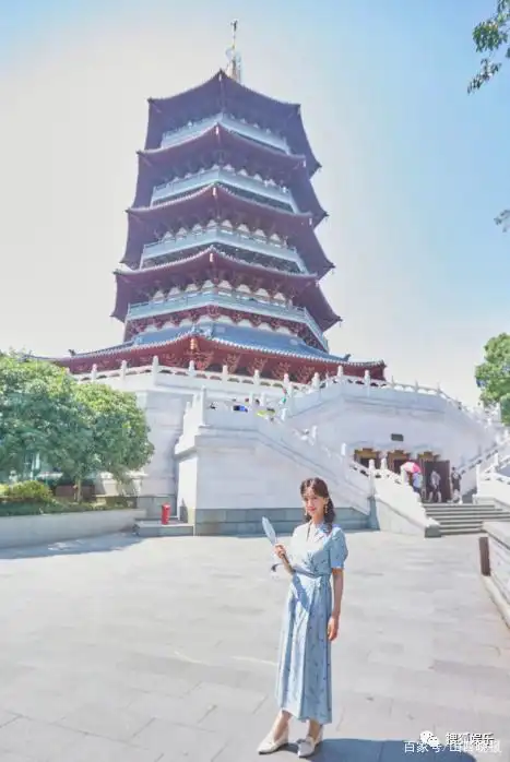 "白娘子"赵雅芝重游雷峰塔