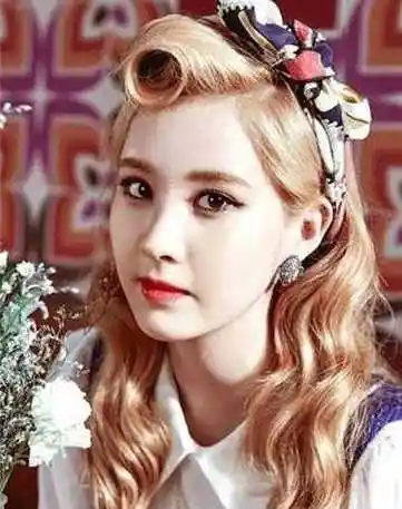 女孩额头有旋发型设计 让你头上的旋成为一道风景线