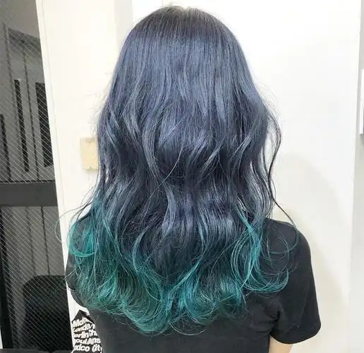 大波纹搭配发尾渐变染