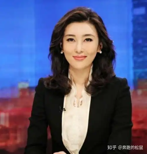 央视最有气质美女主持曾因胸围惹争议今成电话大王的儿媳妇