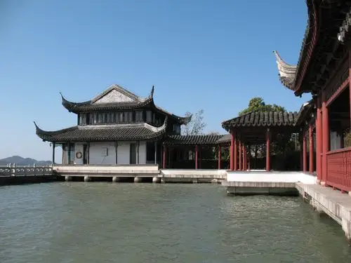 宁波东钱湖小普陀旅游景点