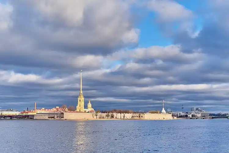 俄罗斯圣彼得堡的城市景观可观赏宫桥涅瓦河等景点