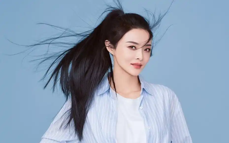 歌手唐薇直播带货翻车,与电商互撕被曝料:拿50万退赔款拒绝赔偿