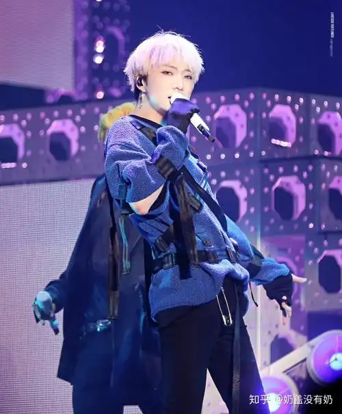 现役男团打歌服中,哪家的cody最让人放心?