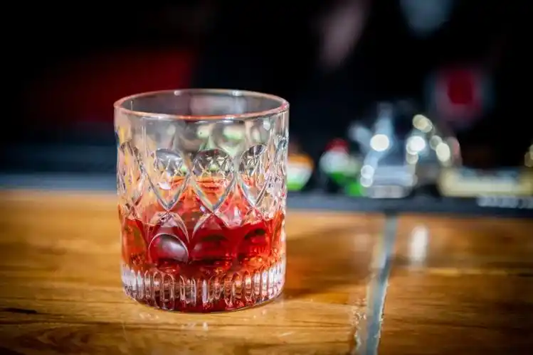 硬核国风的小酒馆,调制出你的酒杯人生,今年的夏日夜晚就从这里开始!