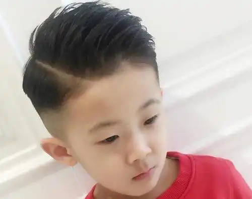 2019男童酷帅短发设计你家儿子必备_发型师姐