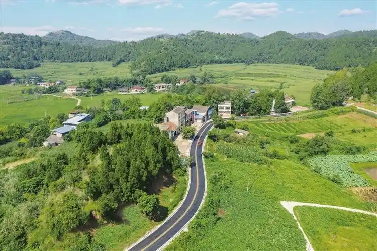 阡陌交通田园牧歌写在2021年全省推动四好农村路高质量发展电视电话