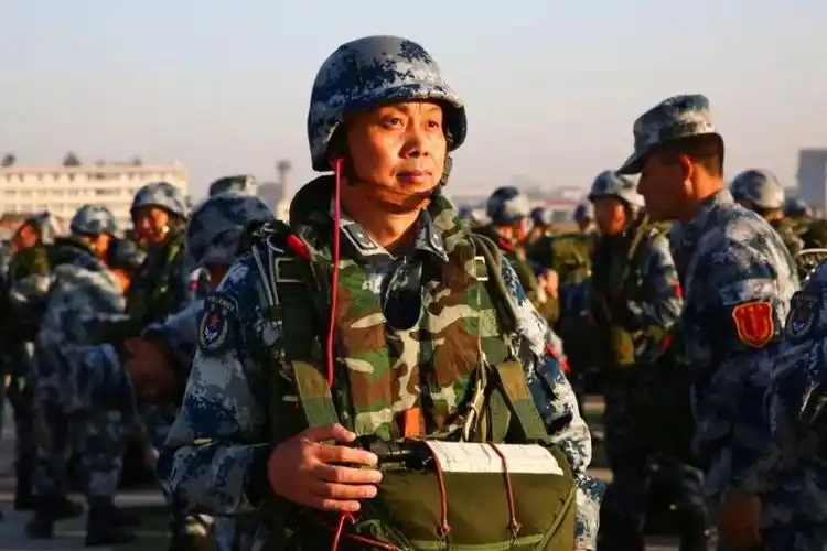 军队中要什么级别才能配备"警卫员"?一般级别的还真配不了