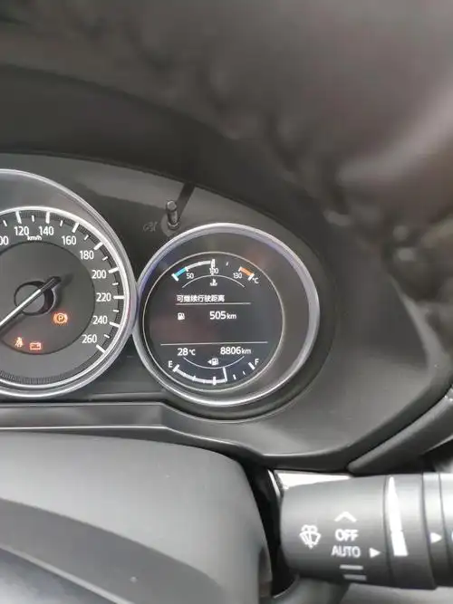 马自达cx-5-老司机帮我看看,同样配置的车,续航里程也一样,为什么油表