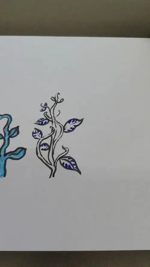 不同的人画的蓝银草