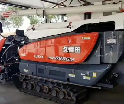 久保田888半喂入联合收割机