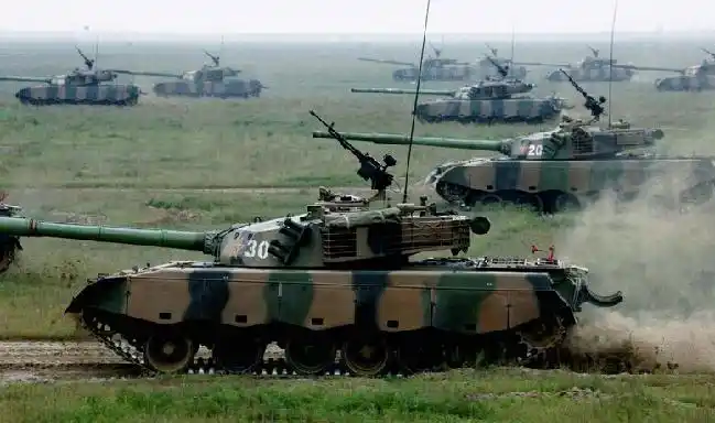 【兵器那些事】解放军陆海空主战装备大盘点 - 中国军网