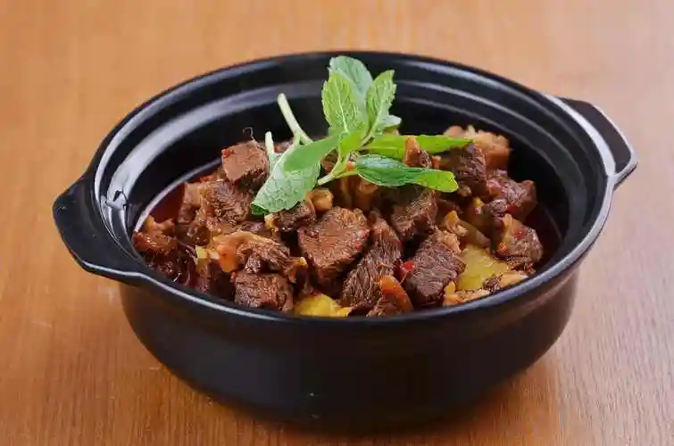 家常红烧牛肉的做法及食材选择_口感_调料_时间