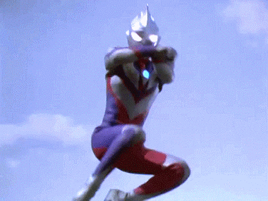 盖亚奥特曼至高形态下的飞踢可以踢死迪迦奥特曼吗?