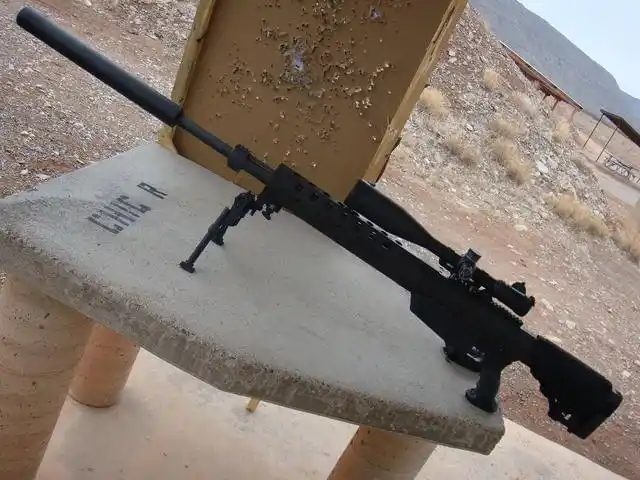 美狙击步枪犹如一根大管子手工制造穷人也买得起