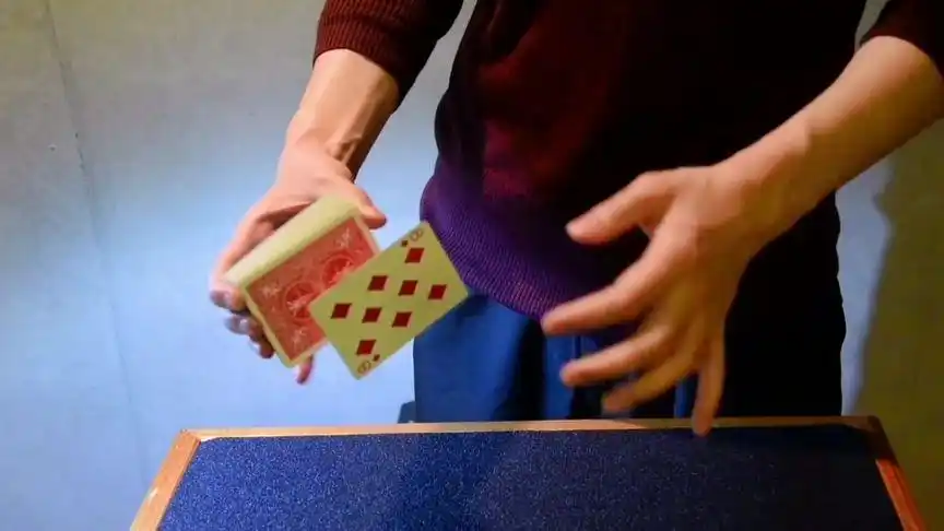 纸牌悬浮,超强视觉化魔术#纸牌魔术