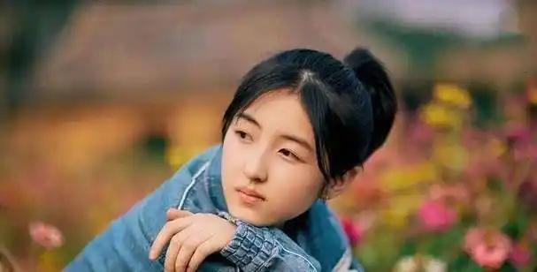 原来秦海璐爆料郭麒麟谈过3次恋爱,网友:一看就是假的_张子枫_江依依