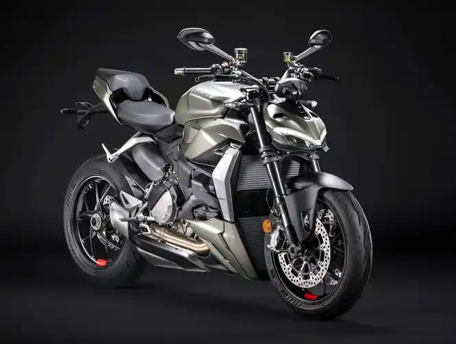 杜卡迪发布新图案 streetfighter v2 街霸