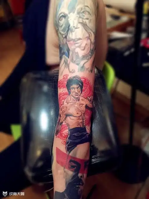 李小龙电影明星纹身图案大全 - 纹身大咖