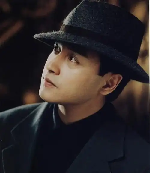 1日),原名张发宗,是华人社会最有影响力的演艺人之一,香港知名男演员