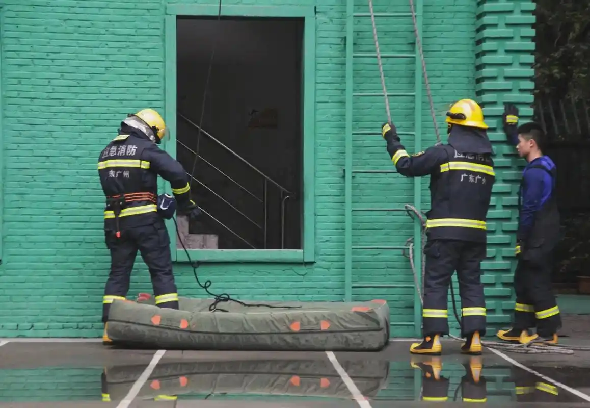 火焰蓝 #消防救援 #消防 我很爱我的女朋友 她是我开始休 - 抖音