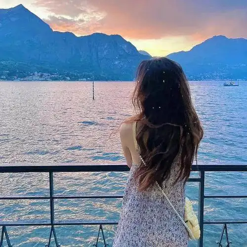 女生夕阳背影头像