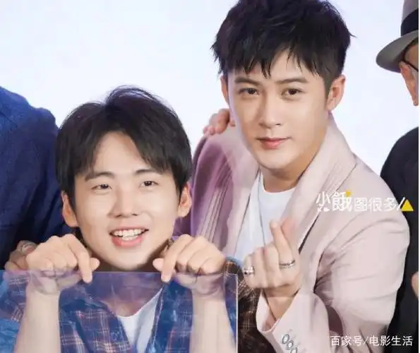 国剧盛典成"父子父女"专场,又好笑又感动,檀健次终于有镜头