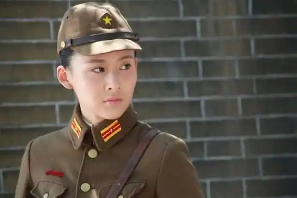 在一些抗日神剧中,我们经常看到一些美艳妖娆的日本女鬼子,她们或是身