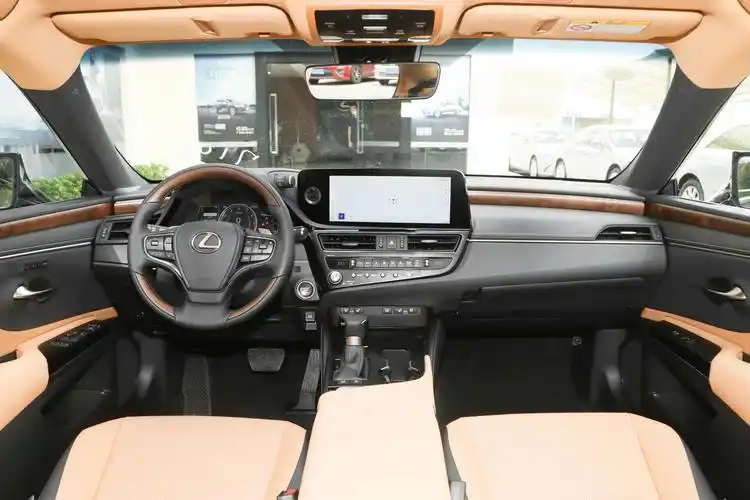 雷克萨斯es 200特别限定版上市,配多项专属元素