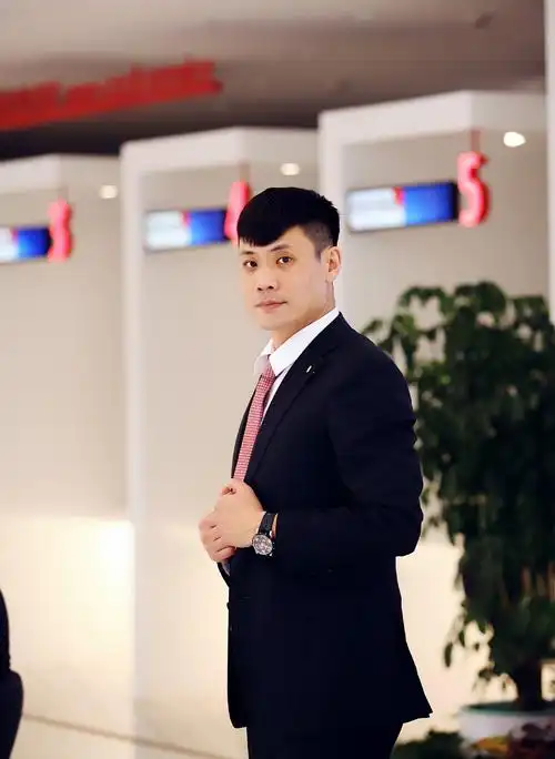 我猜,他们是篮球界最能打的银行男!